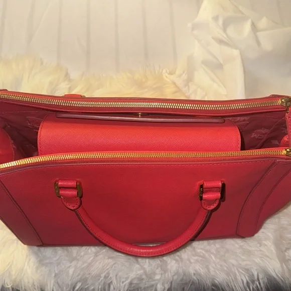 Authentic MCM Nouvo Saffiano Handbag missing Cross Body Strap EUC in Tomato Red - Picture 14 of 17